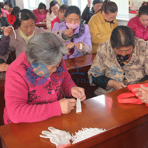 正規(guī)手工活外發(fā)加工，常年供料到家，為許多人解決居家就業(yè)、創(chuàng)業(yè)(圖1)